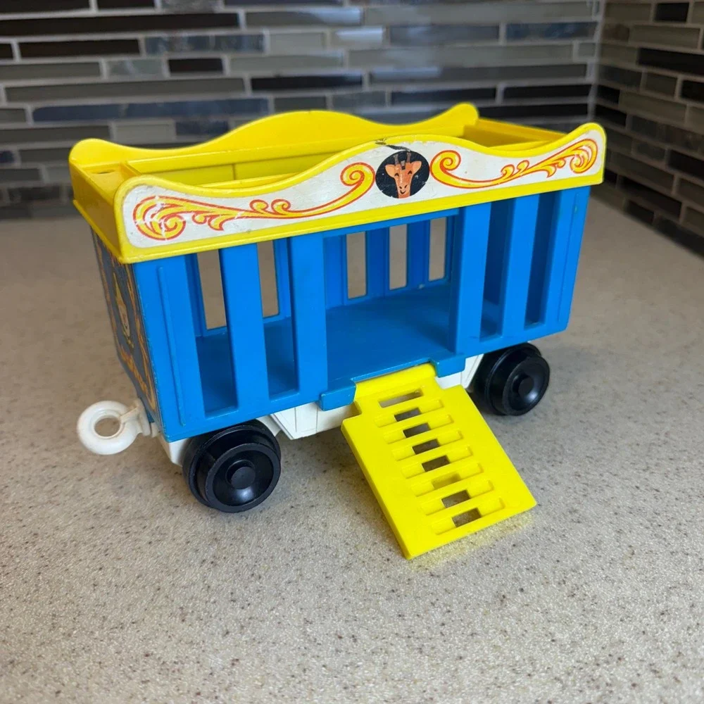 Vintage Fisher Price Circus Train 991 Engine Cage‎ Car Caboose 3 Piece Set